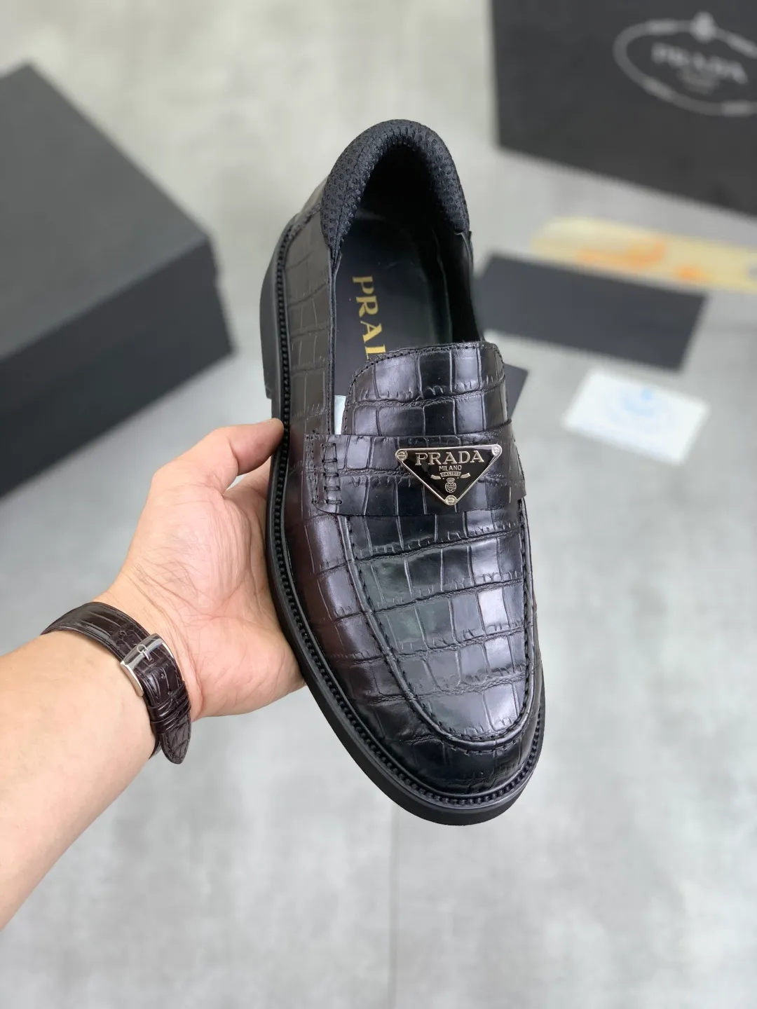 Men's shoes 💰P480 new style 💰 💎💎💎 water-dyed cow lining original order quality PRADA —🆘.Prada original purchase agent, high-end business leather shoes, fabric: imported from Italy cowhide material ➕ water-dyed cow lining/cowhide lining ➕ special original outsole, fine workmanship, real thing ^_^ Photographed 🎬size: 39-44